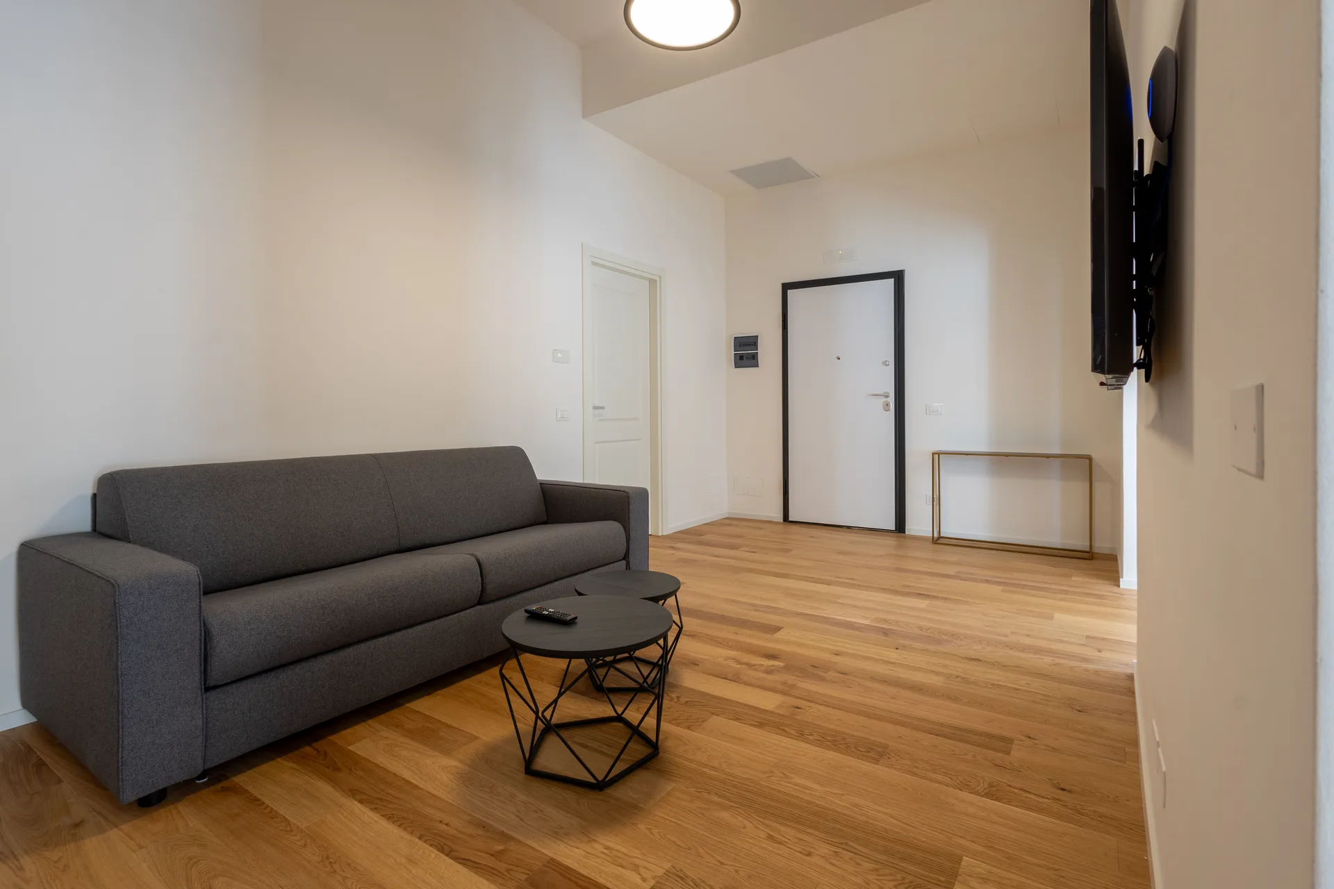 Apartment 3 — room 6
