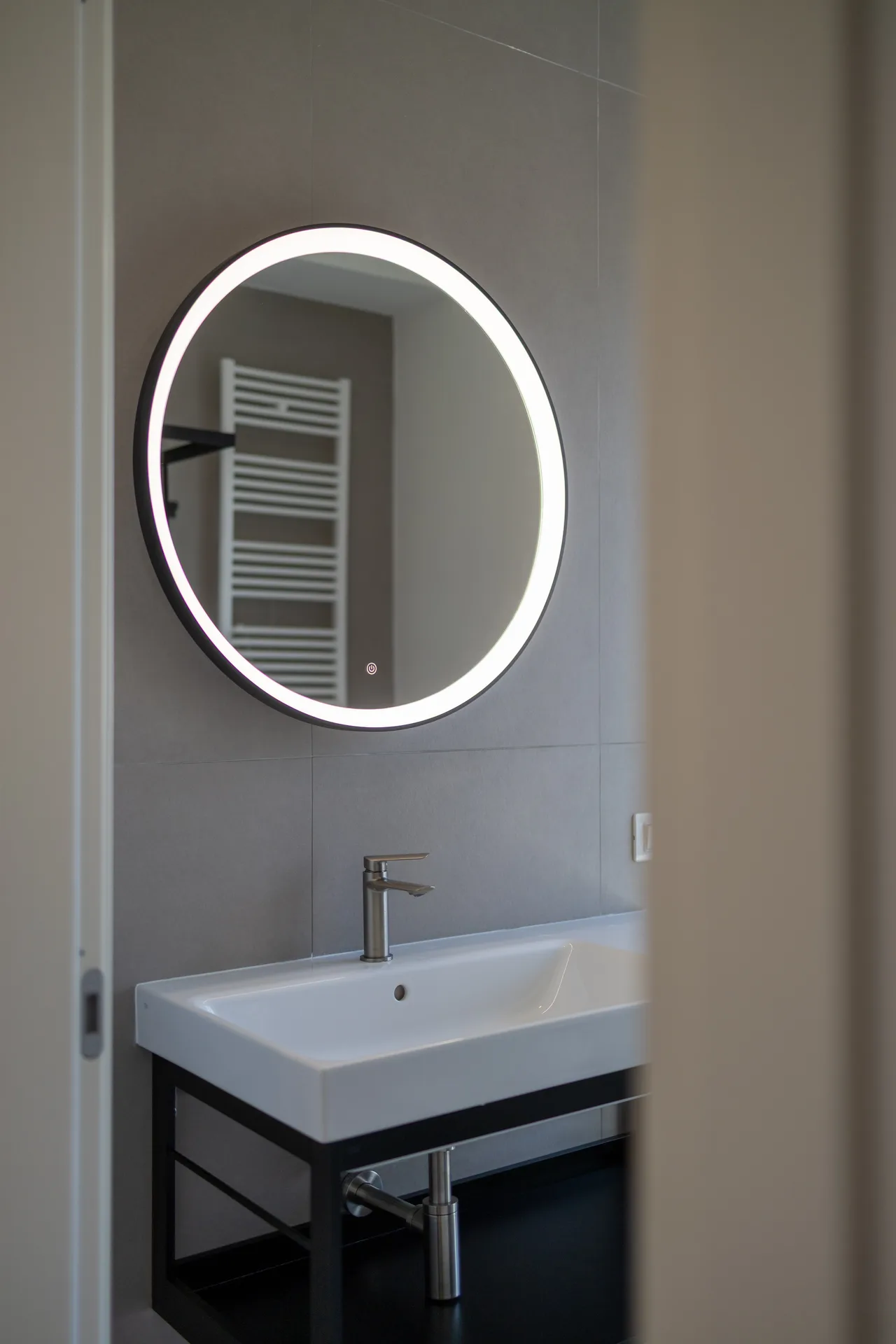 Apartment 5 — room 6