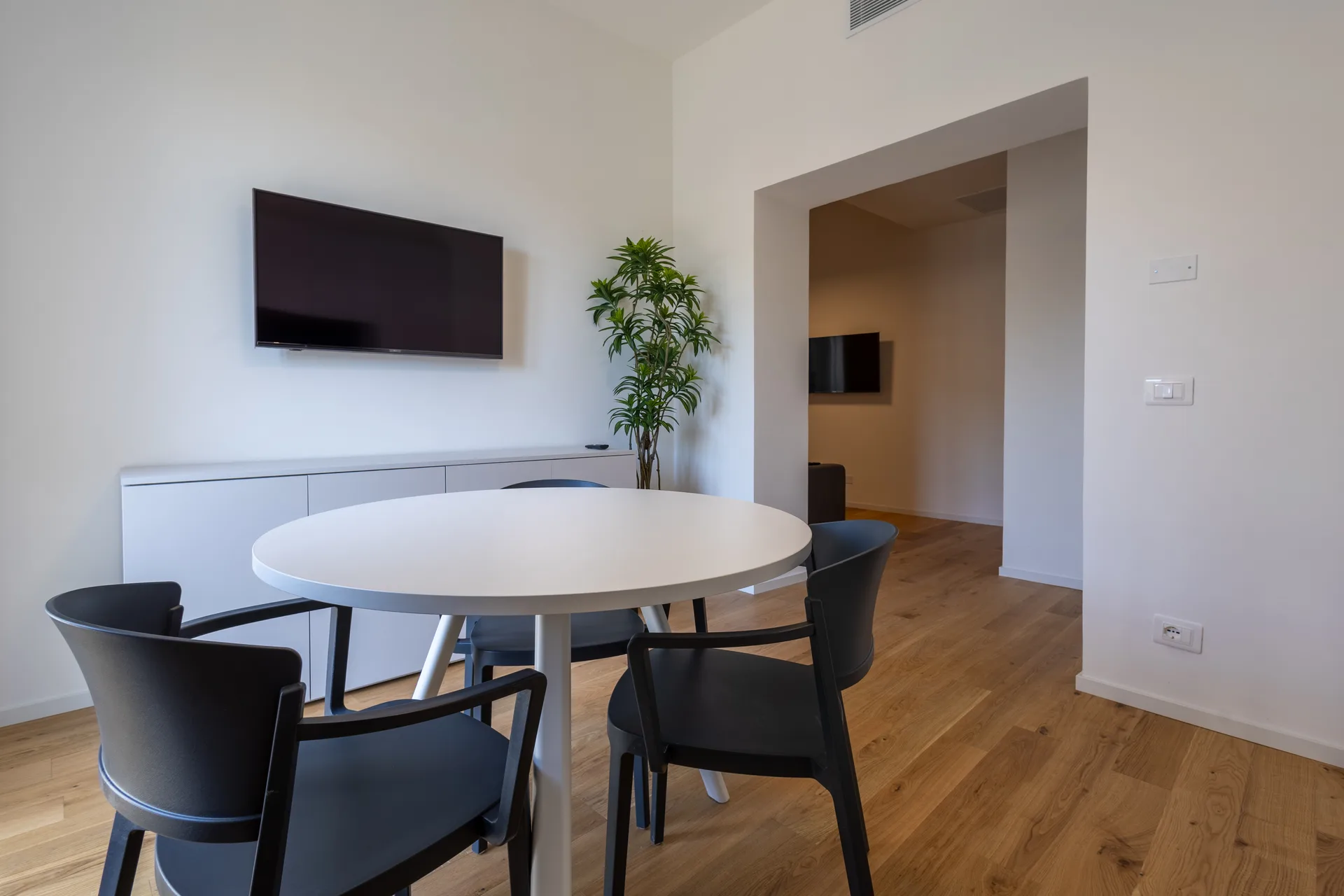 Apartment 6