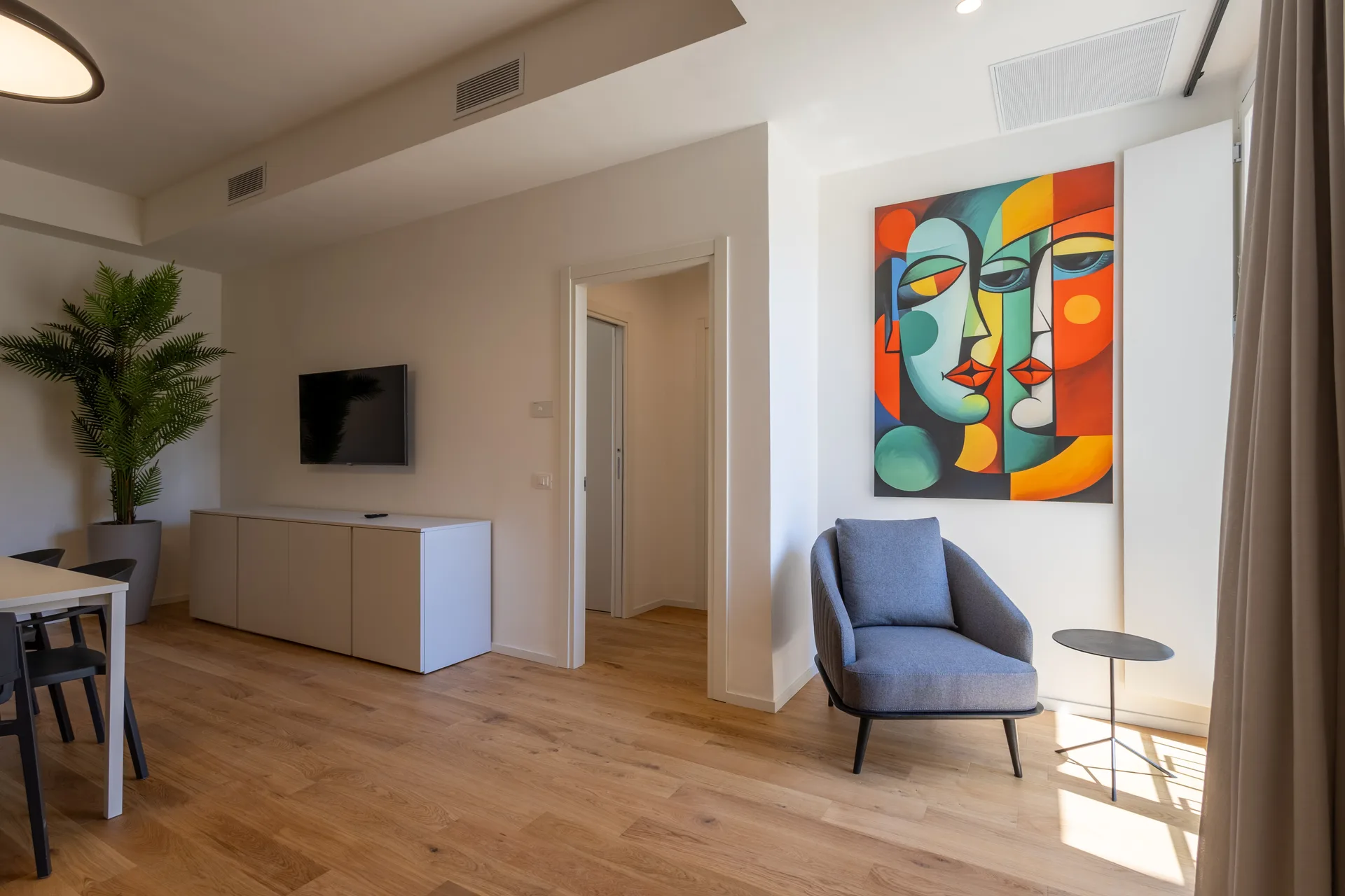 Apartment 7 — room 2