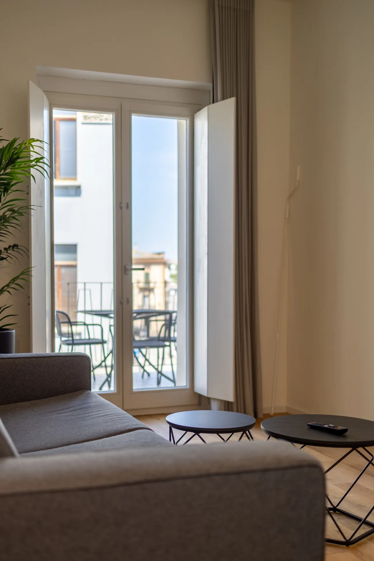 Apartment 7 — room 7