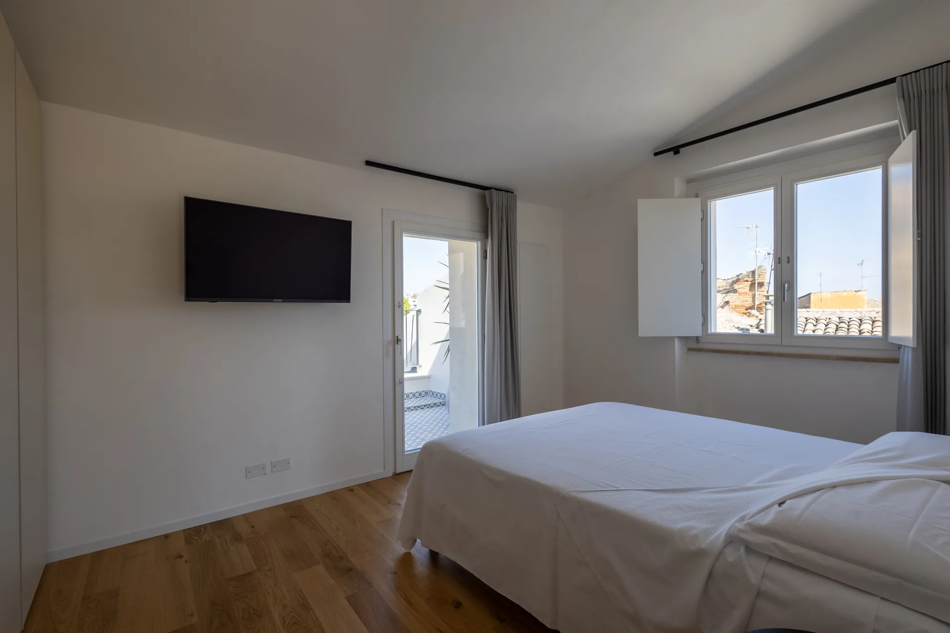 Apartment 8 — room 2