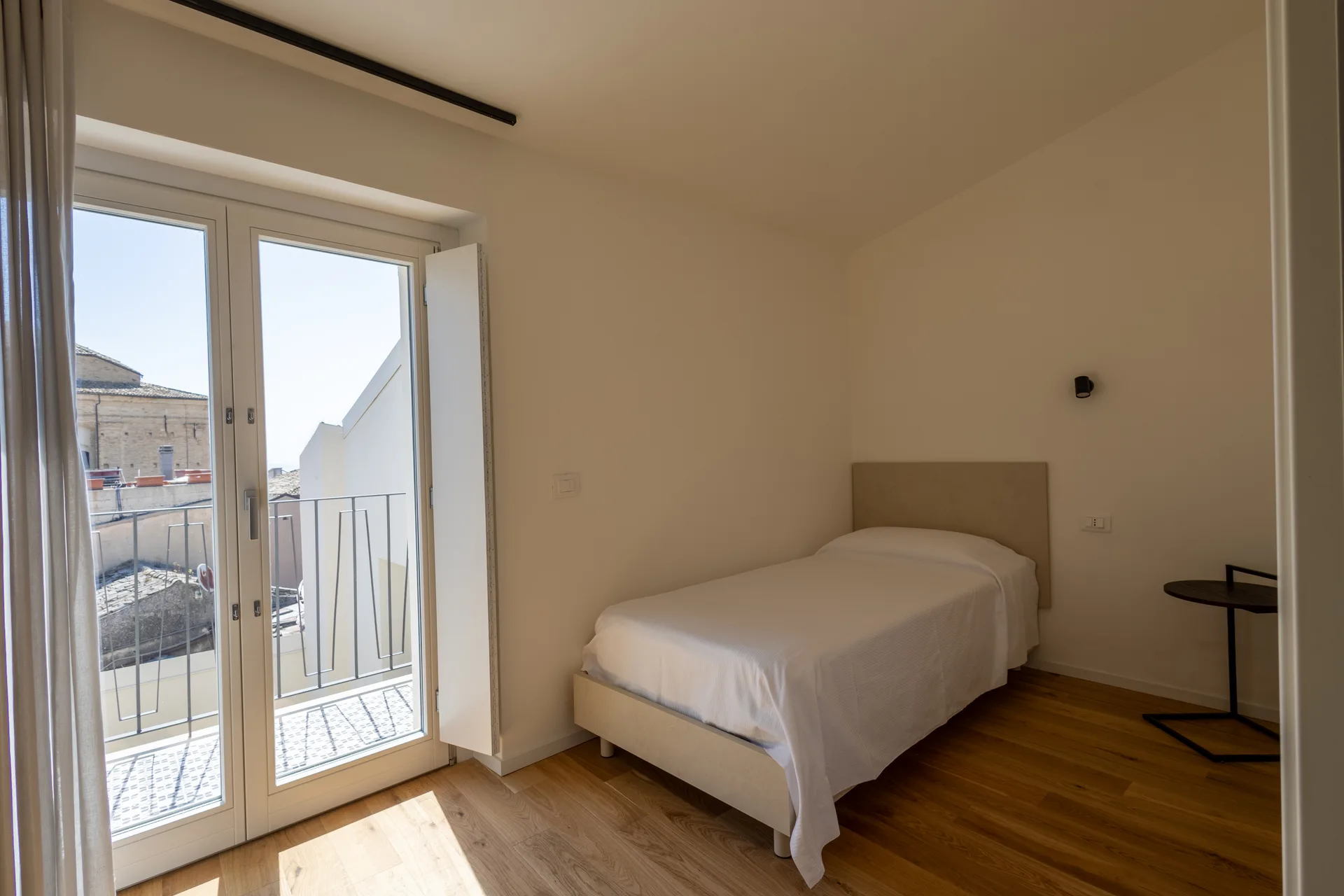 Apartment 8 — room 4