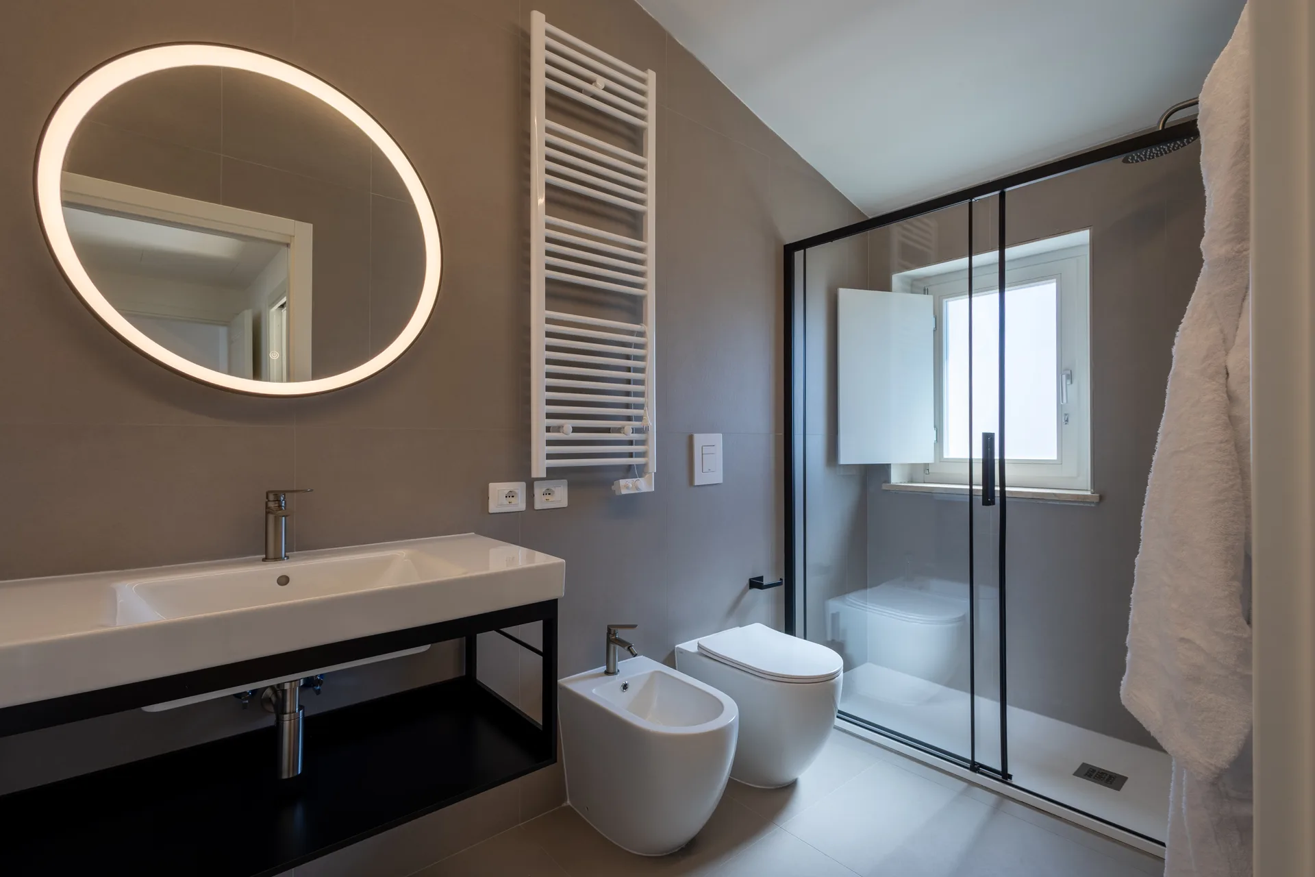 Apartment 8 — room 5