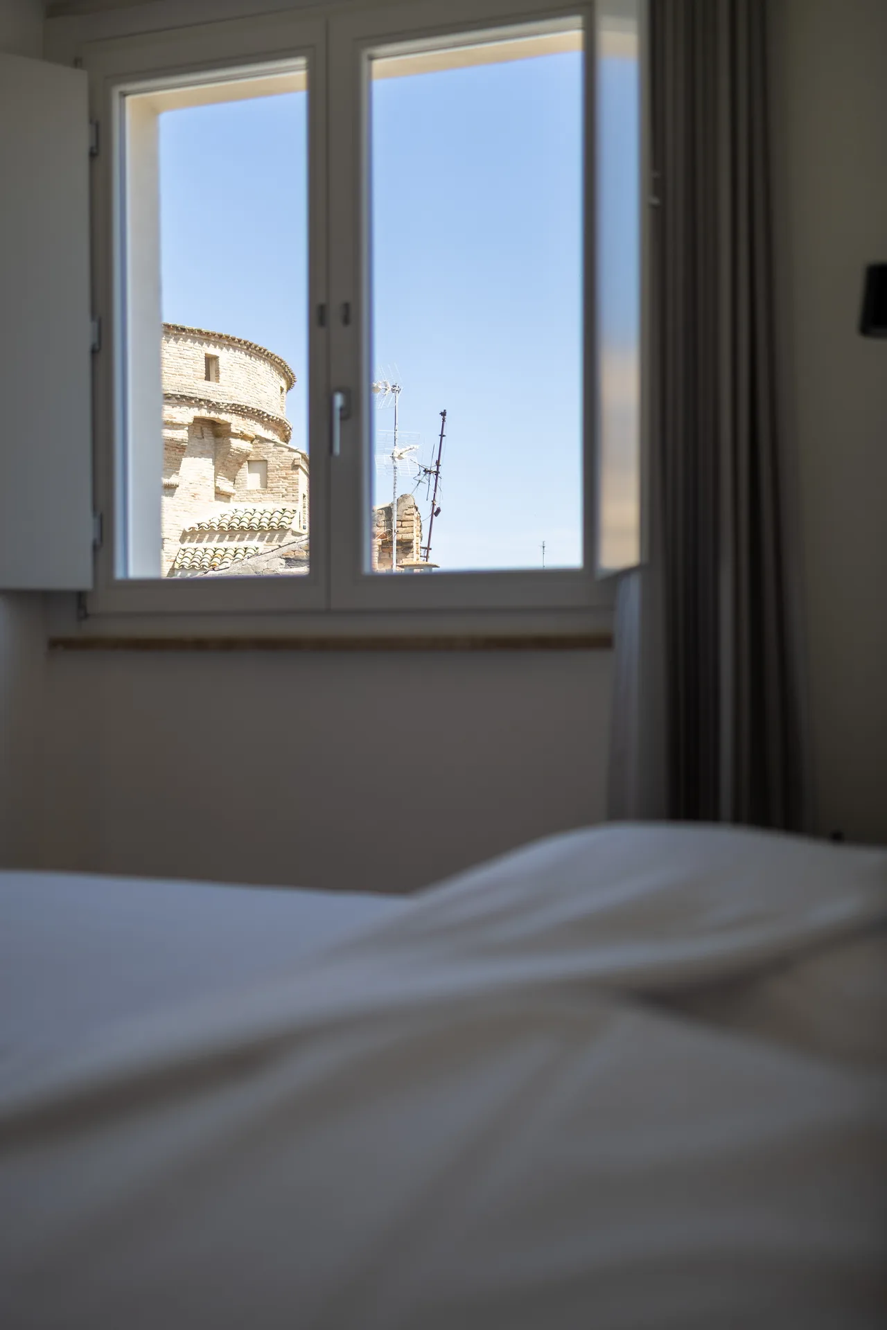 Apartment 8 — room 16